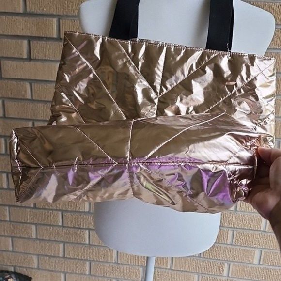 Victoria Secret a light rosegold tone quilted metallic long tote - Picture 5 of 9